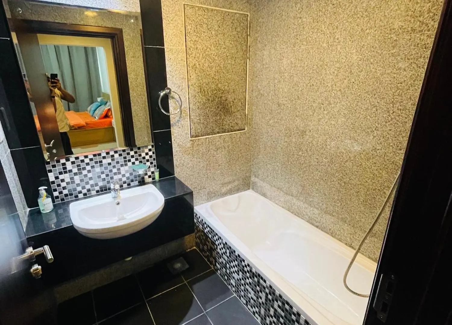 Apartment Stylish Fairview Stay In Business Bay Canal View Marasi Drive Dubai Vereinigte Arabische Emirate